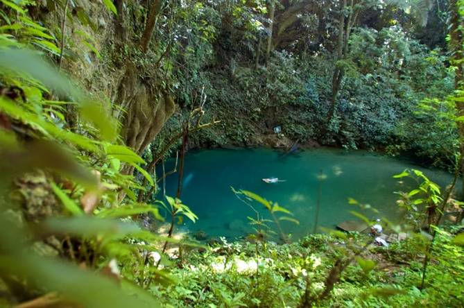BlueHole1